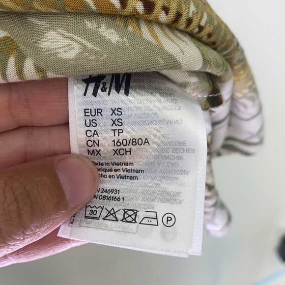 H&M - Palm Floral Short Sleeve Pullover Dress Size XS - Picture 8 of 10